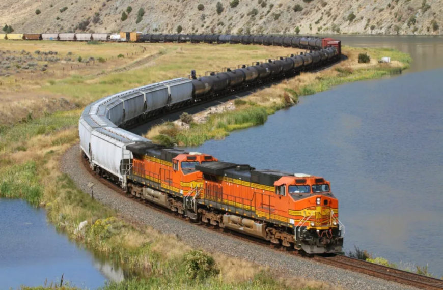 Rail worker strike could imperil $2b per day